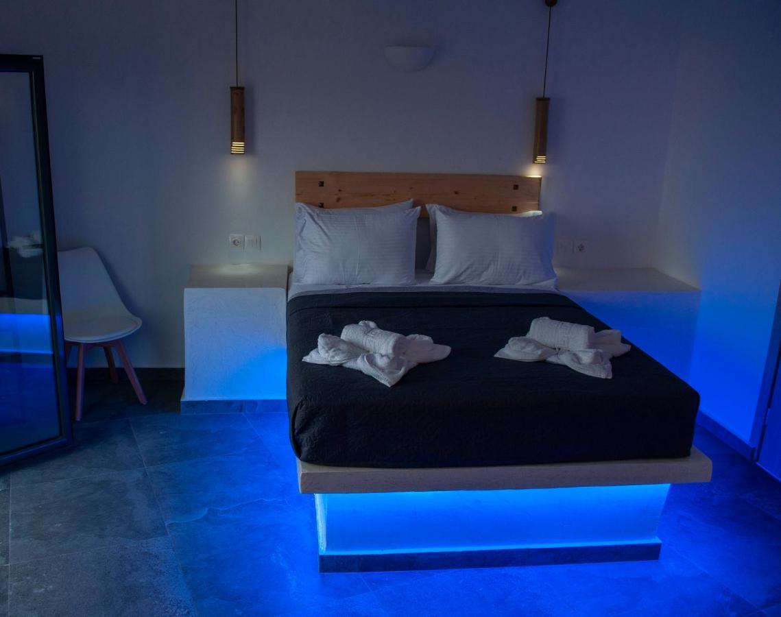 Sun Springs Suites Kamári Екстериор снимка