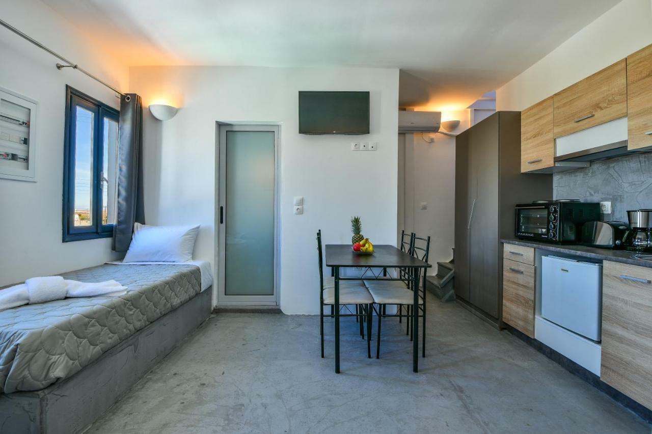 Sun Springs Suites Kamári Екстериор снимка